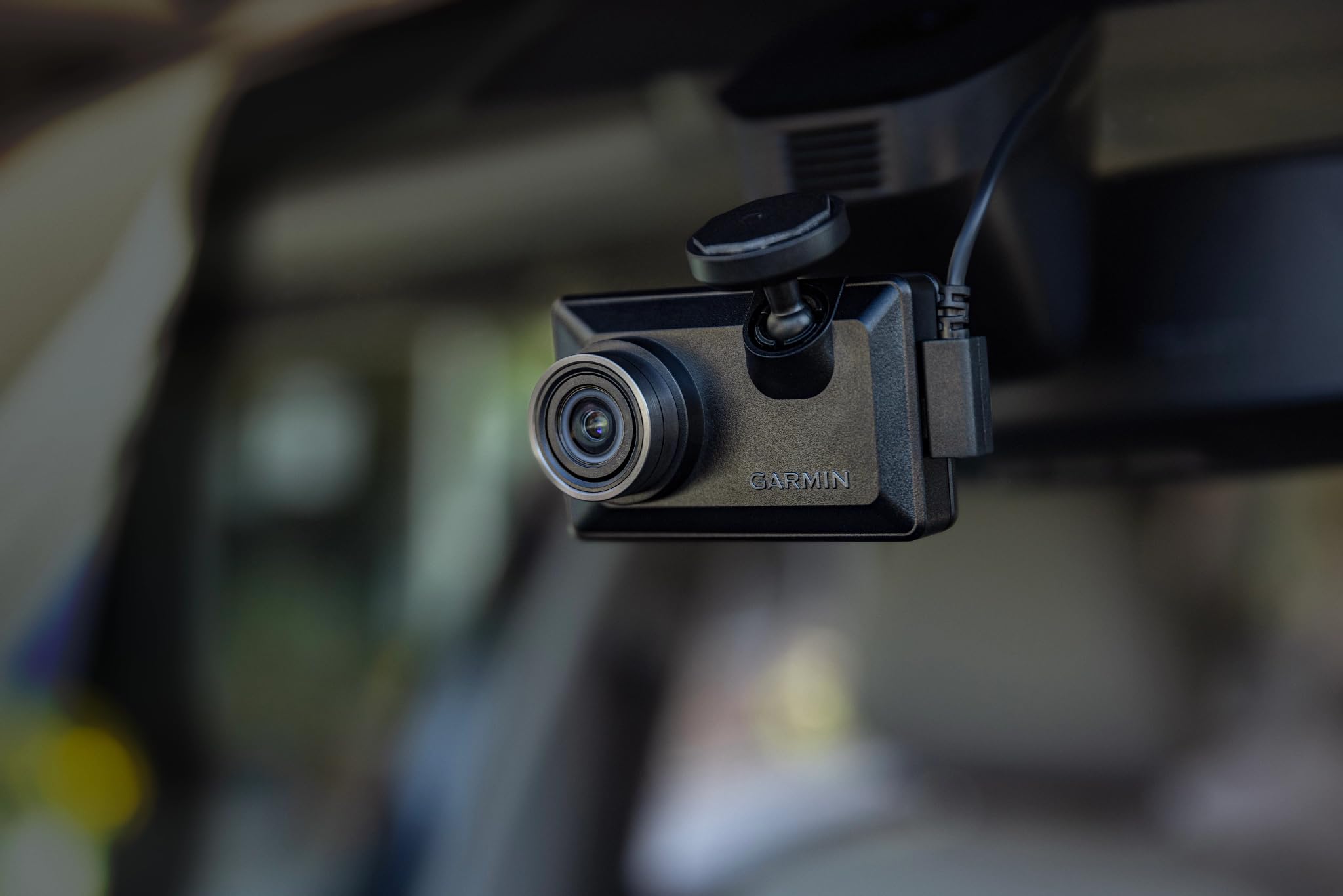 Garmin X310 Compact 4K Dash Cam with 140-degree Field of View with Signature Series Cloth 6