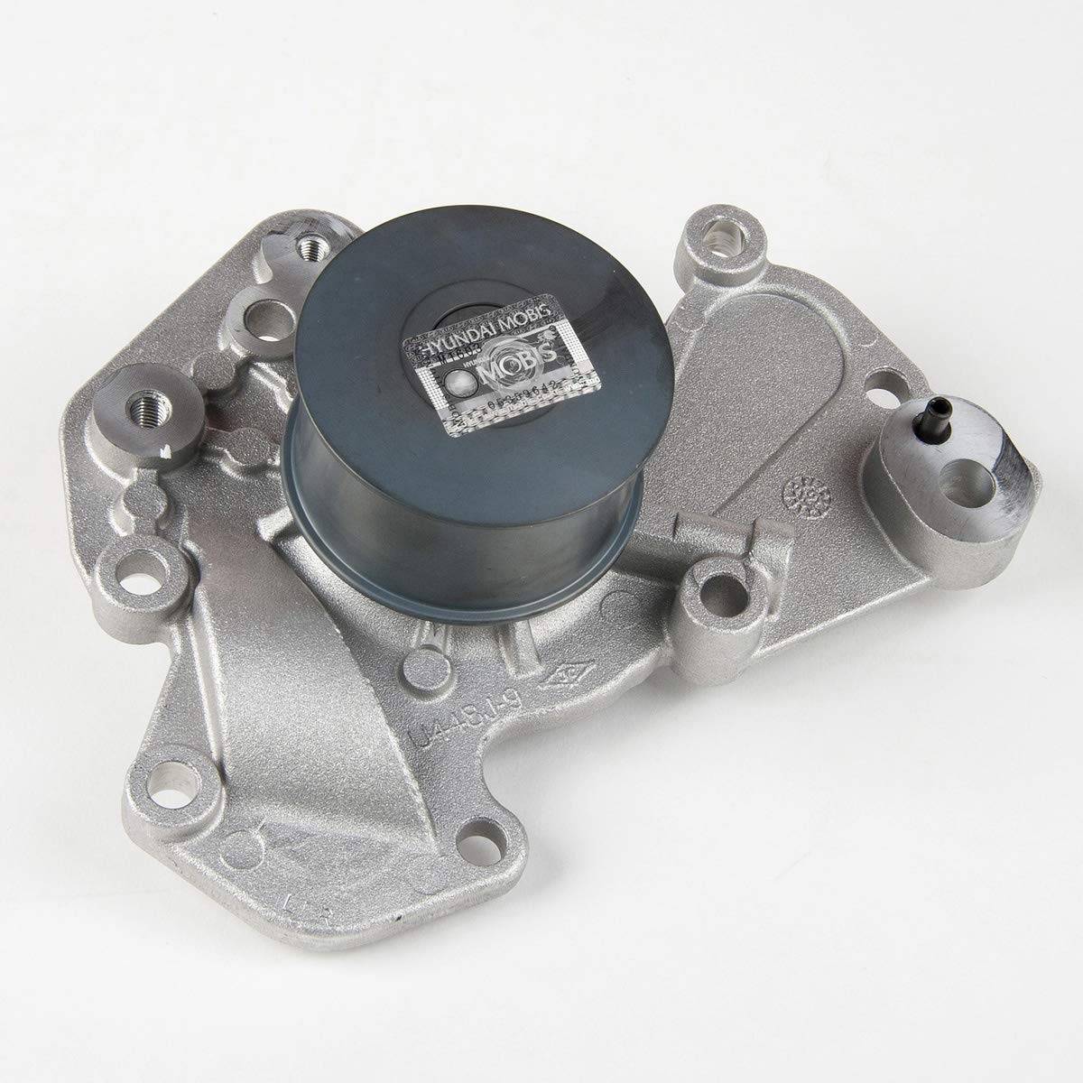Genuine Hyundai 25100-37202 Coolant Pump Assembly 1